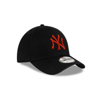 NEW ERA 9FORTY MLB NEW YORK YANKEES LEAGUE ESSENTIALS COLLECTION GORRA AJUSTABLE NEGRA