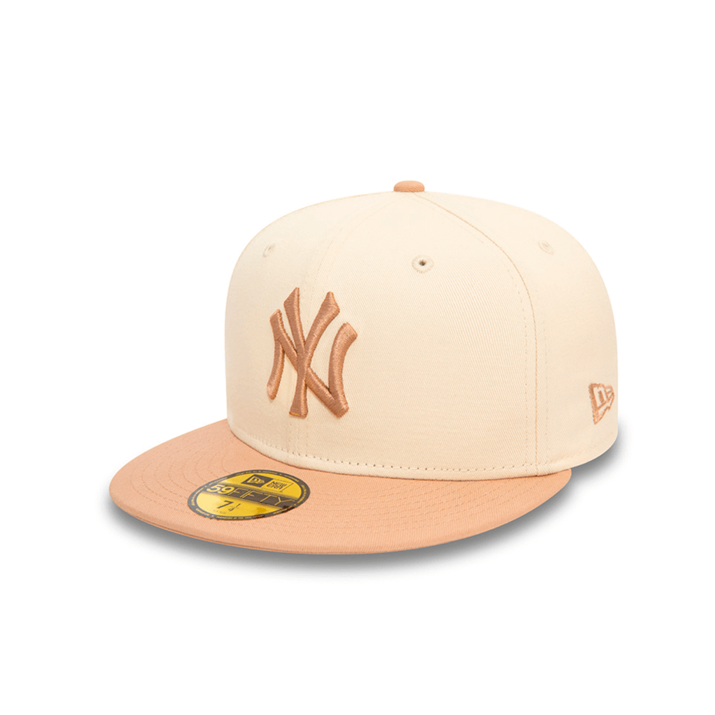 NEW ERA 59FIFTY MLB NEW YORK YANKEES SIDE PATCH COLLECTION GORRA CERRADA BEIGE