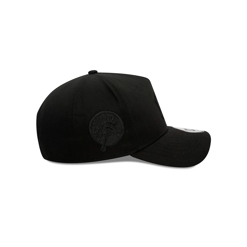 NEW ERA 9FORTY E-FRAME MLB NEW YORK YANKEES MONOCHROME BLACK LOGO GORRA AJUSTABLE NEGRO