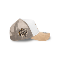 NEW ERA 9FORTY A FRAME NY YANKEES WORLD SERIES GORRA CAMIONERA AJUSTABLE BEIGE / BLANCO