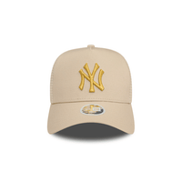 NEW ERA 9FORTY MLB NEW YORK YANKEES METALLIC LOGO GORRA TRUCKER AJUSTABLE BEIGE