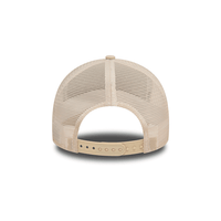 NEW ERA 9FORTY MLB NEW YORK YANKEES METALLIC LOGO GORRA TRUCKER AJUSTABLE BEIGE