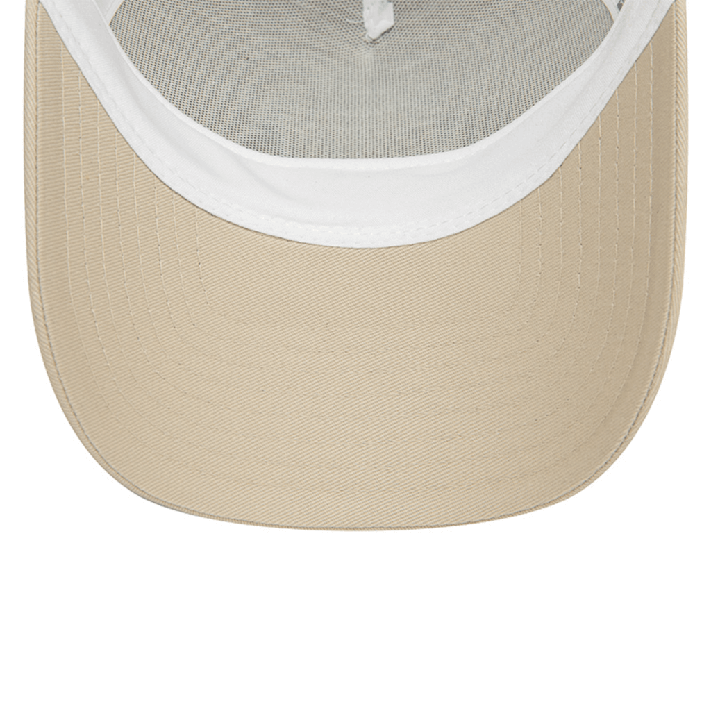 NEW ERA 9FORTY MLB NEW YORK YANKEES METALLIC LOGO GORRA TRUCKER AJUSTABLE BEIGE