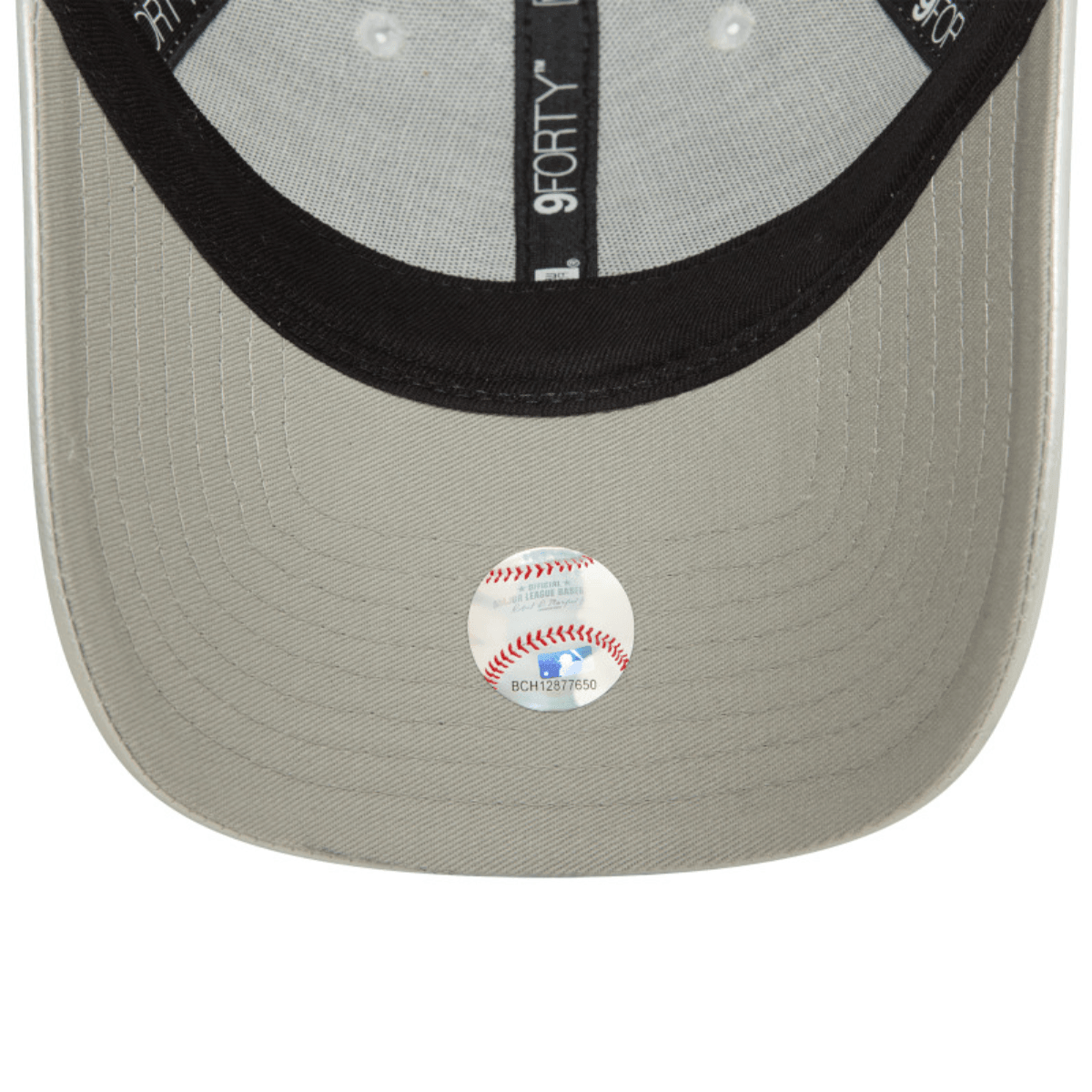 NEW ERA 9FORTY MLB NEW YORK YANKEES FAUX LEATHER GORRA AJUSTABLE GRIS