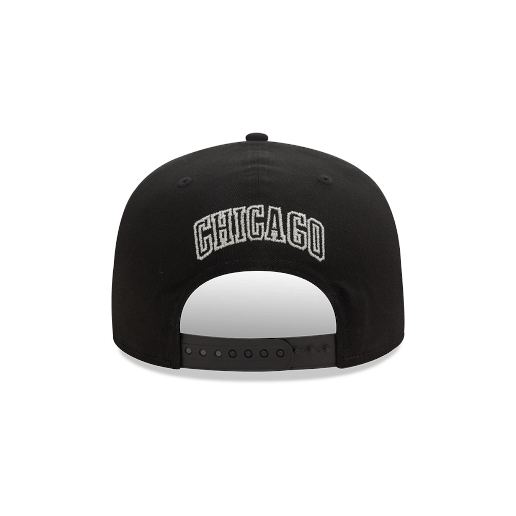 NEW ERA 9FIFTY NBA CHICAGO BULLS METALLIC OUTLINE GORRA AJUSTABLE NEGRA