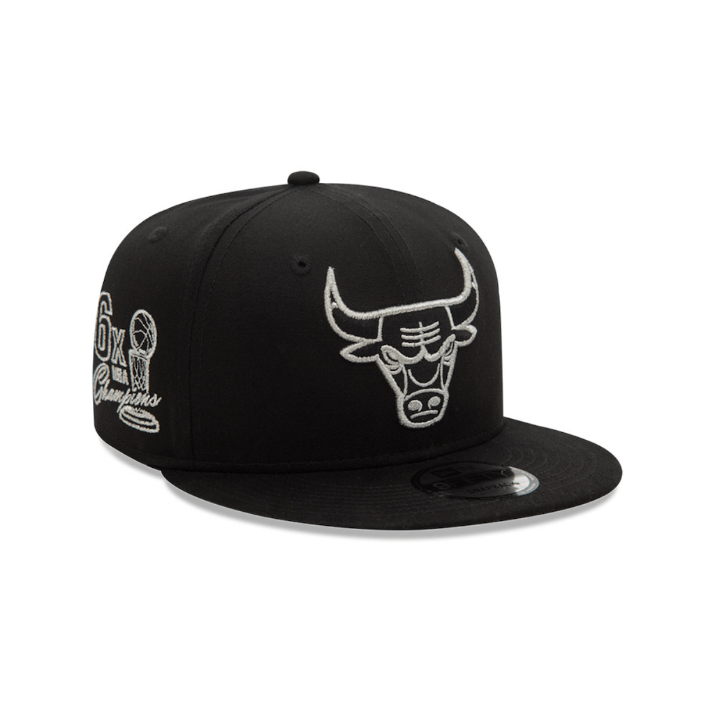 NEW ERA 9FIFTY NBA CHICAGO BULLS METALLIC OUTLINE GORRA AJUSTABLE NEGRA