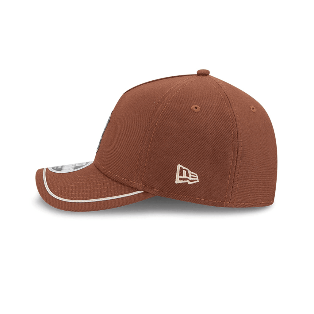 NEW ERA 9FORTY M-CROWN MLB NEW YORK YANKEES MOTORSPORT GORRA AJUSTABLE CAFE