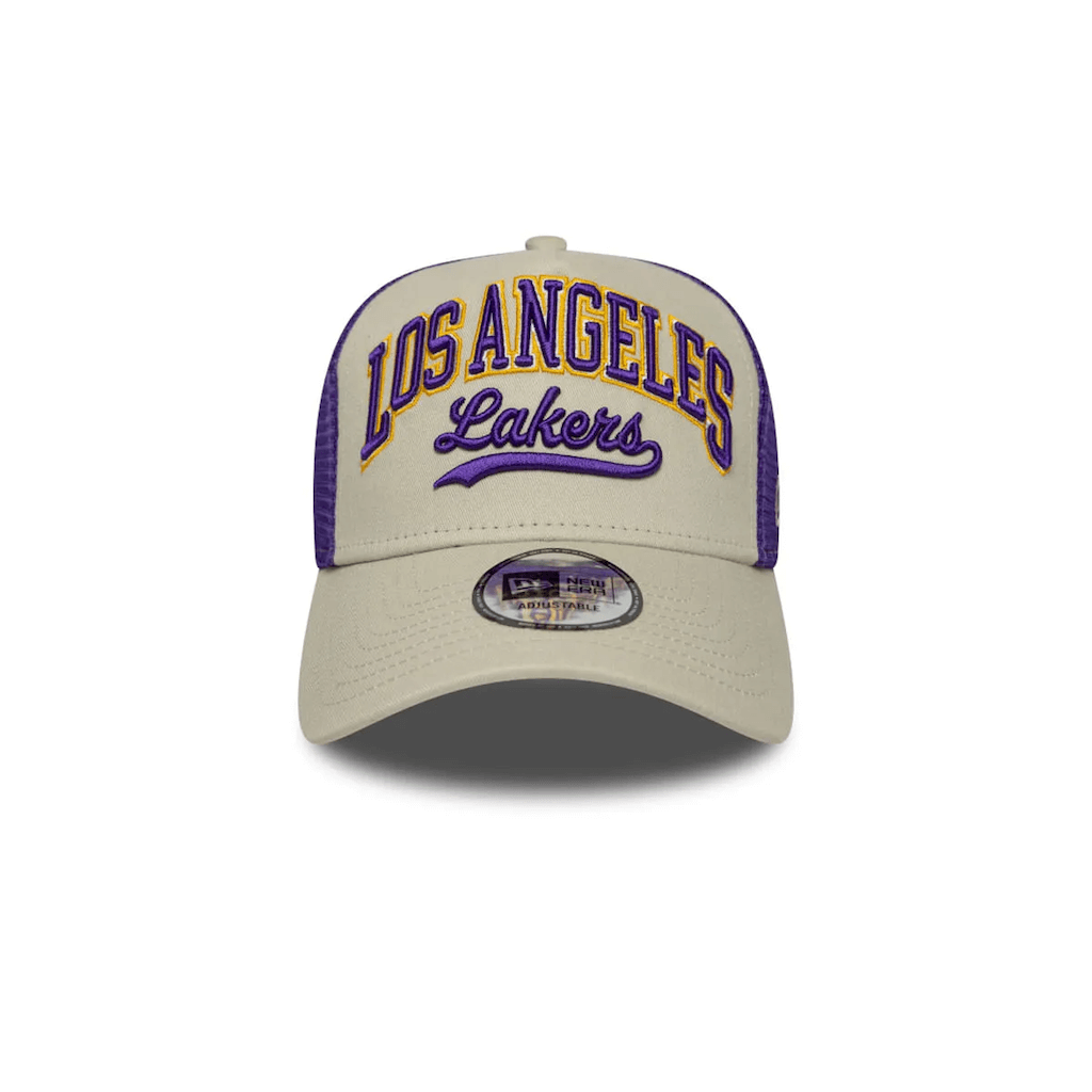 NEW ERA 9FORTY NBA LOS ANGELES LAKERS SCRIPT GORRA AJUSTABLE BEIGE