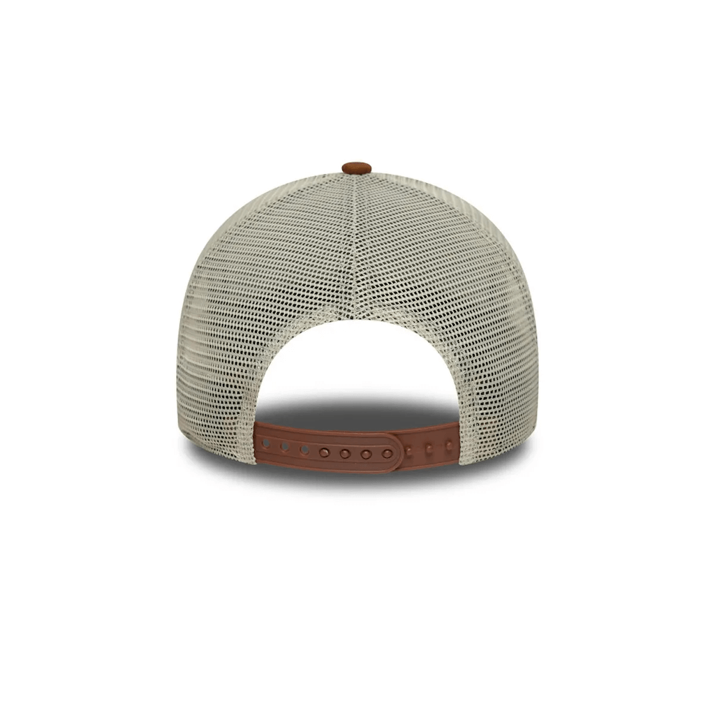 NEW ERA 9FORTY BRAND NE PATCH GORRA AJUSTABLE CAMIONERA BEIGE