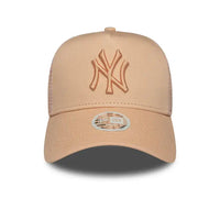 NEW ERA 9FORTY MLB NEW YORK YANKEES LEAGUE ESSENTIALS GORRA TRUCKER AJUSTABLE ROSA