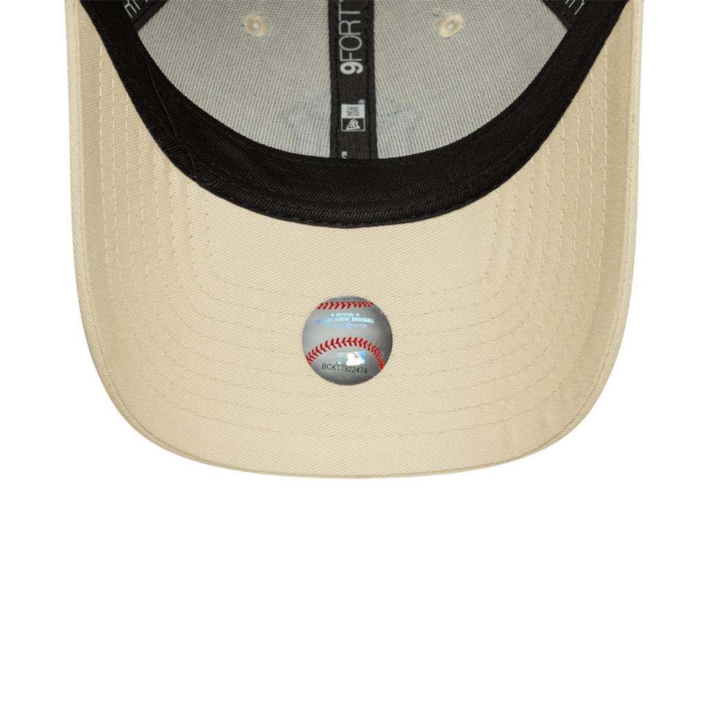 NEW ERA 9FORTY M-CROWN MLB NEW YORK YANKEES OUTLINE LOGO GORRA AJUSTABLE BEIGE