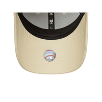 NEW ERA 9FORTY MLB NEW YORK YANKEES METALLIC LOGO GORRA AJUSTABLE BEIGE