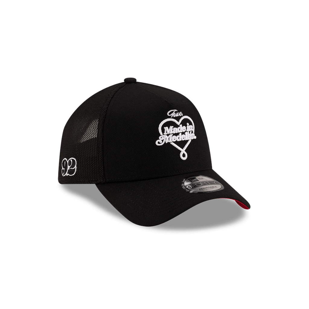 NEW ERA 9FORTY TRUE MADE IN MEDELLIN GORRA AJUSTABLE NEGRA