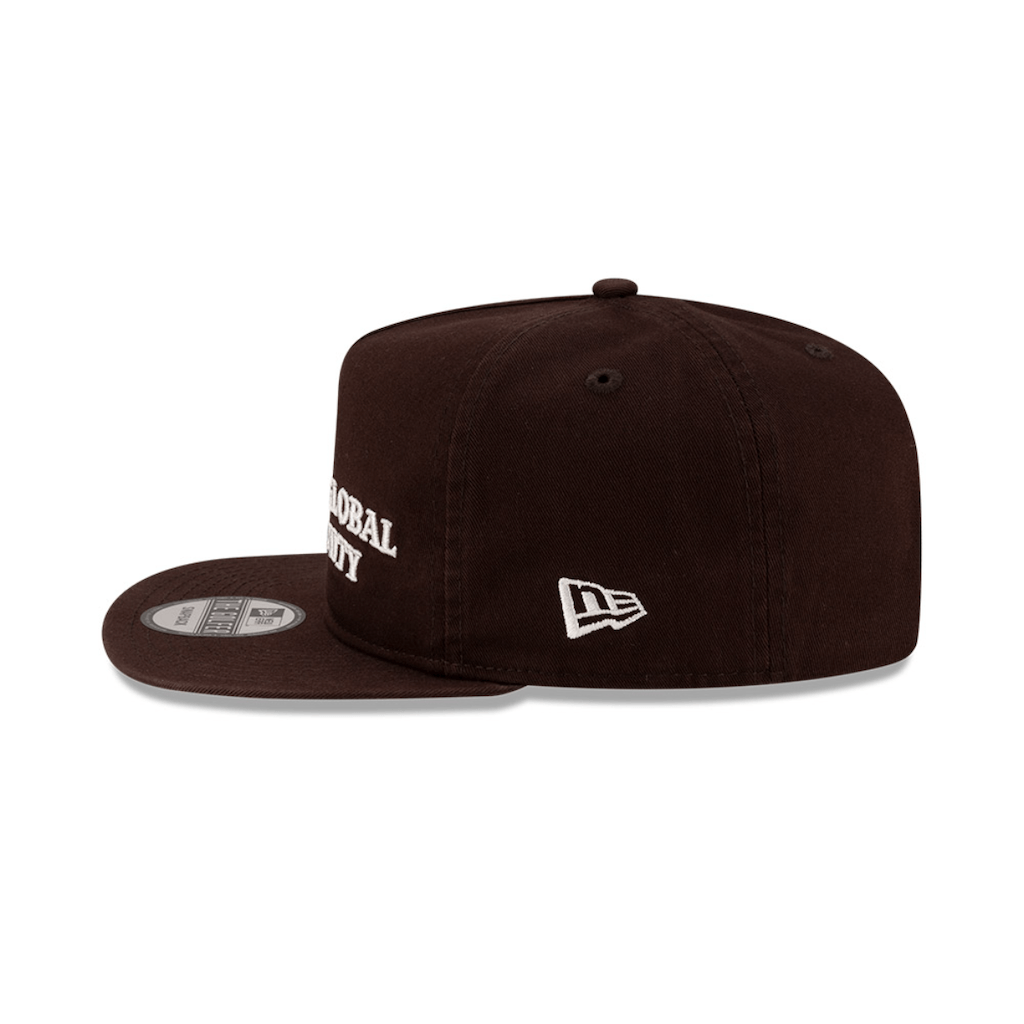 NEW ERA GOLFER TRUE CREATIVE GLOBLAL COMMUNITY GORRA AJUSTABLE CAFE