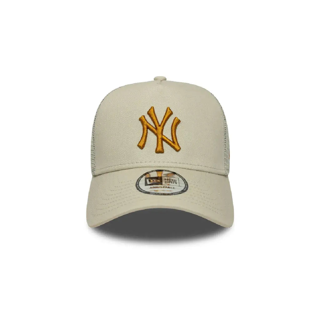 NEW ERA 9FORTY TRUCKER MLB NEW YORK YANKEES LEAGUE ESSENTIALS GORRA AJUSTABLE BEIGE