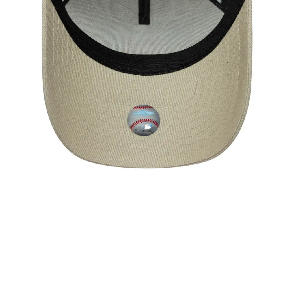 NEW ERA 9FORTY E-FRAME MLB NEW YORK METS OUTLINE SCRIPT GORRA AJUSTABLE BEIGE