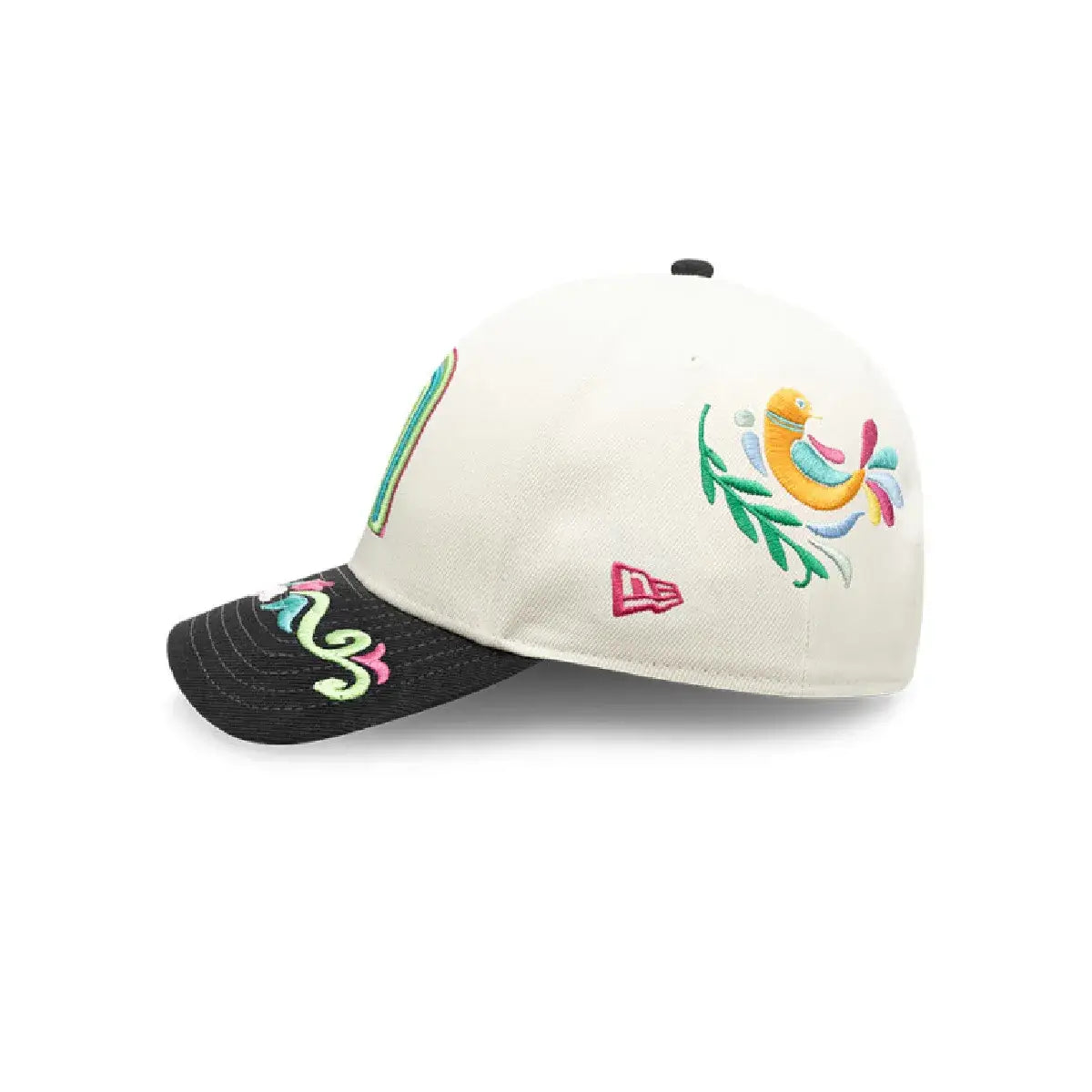 NEW ERA 9FORTY M-CROWN A-FRAME WORLD BASEBALL CLASSIC EMBROIDERY BLANCA