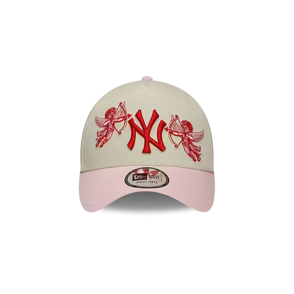 NEW ERA 9FORTY E-FRAME MLB NEW YORK YANKEES VALENTINES GORRA AJUSTABLE BEIGE