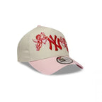 NEW ERA 9FORTY E-FRAME MLB NEW YORK YANKEES VALENTINES GORRA AJUSTABLE BEIGE