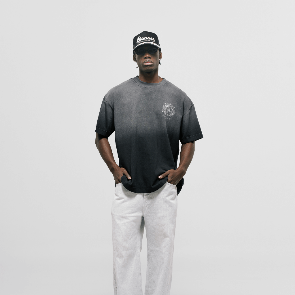 MONOIC TUTTO BENE I CAMISETA OVERSIZED CAVALLO NEGRO DESGASTADO