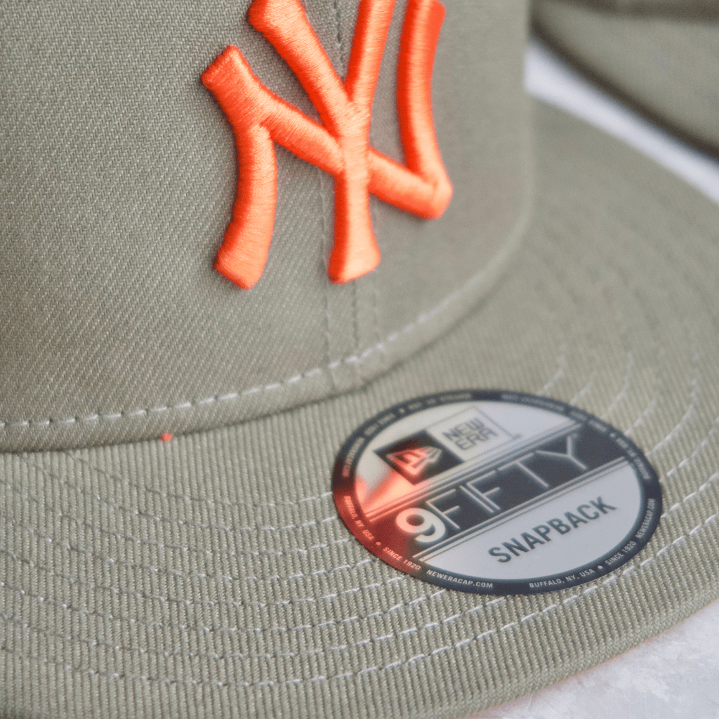 NEW ERA 9FIFTY MLB NY YANKEES NEYYACO OLIVE GORRA AJUSTABLE VERDE