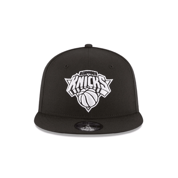 NEW ERA 9FIFTY NBA NEW YORK KNICKS BLACK N WHITE GORRA AJUSTABLE NEGRA