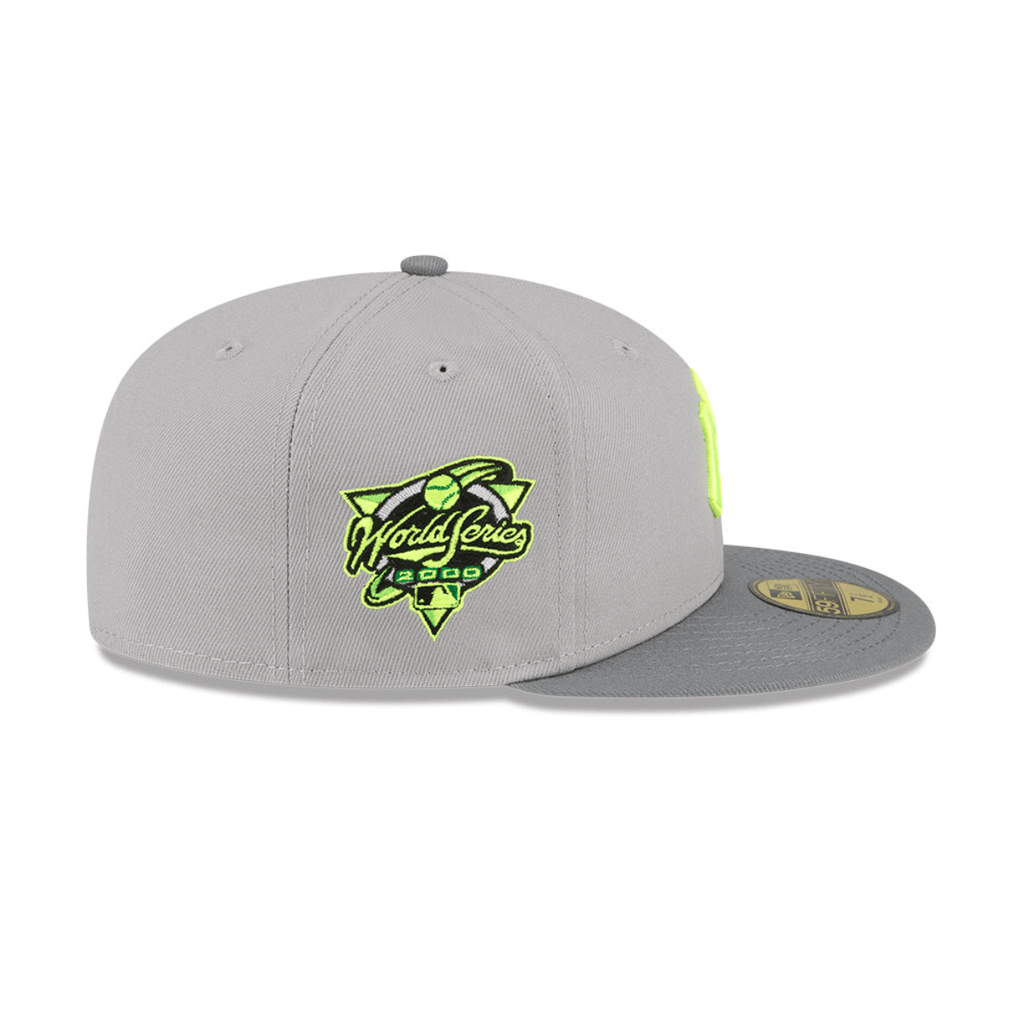 NEW ERA 59FIFTY MLB NEW YORK YANKEES 2000 WORLD SERIES GORRA CERRADA GRIS