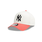 NEW ERA 9FORTY A-FRAME MLB NEW YORK YANKEES TONAL CHROME CORAL GORRA AJUSTABLE BLANCA