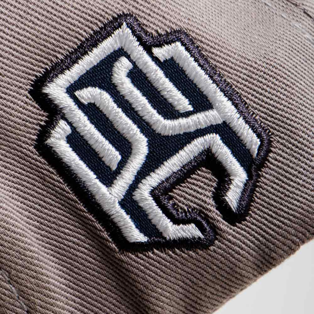 AP CROWN GODS LANGUAGE HOLY GORRA AJUSTABLE BLANCA