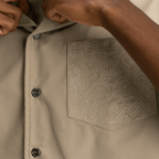 AP CROWN HILOS SAGRADOS YARA CAMISA REGULAR KHAKHI