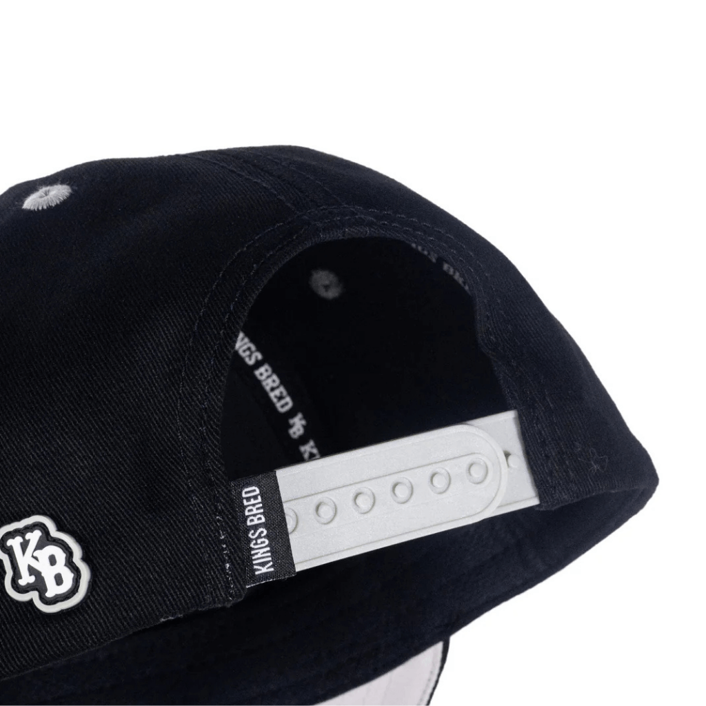KINGS BRED THE SOUTHTOWN GORRA AJUSTABLE NEGRA / GRIS