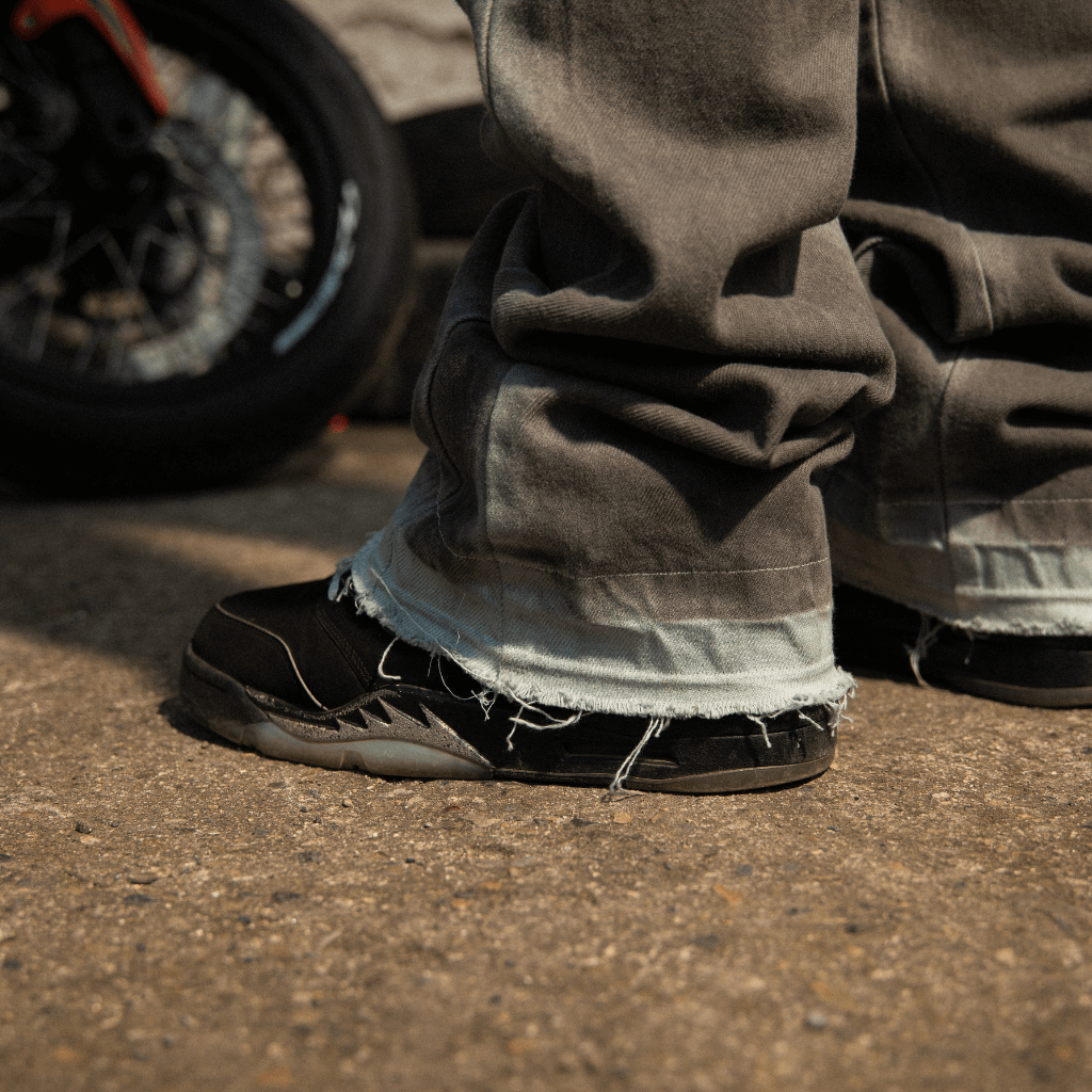 CULTUREWISE TWO STROKE SAINTS PANTALONES FLARE JEAN GRIS