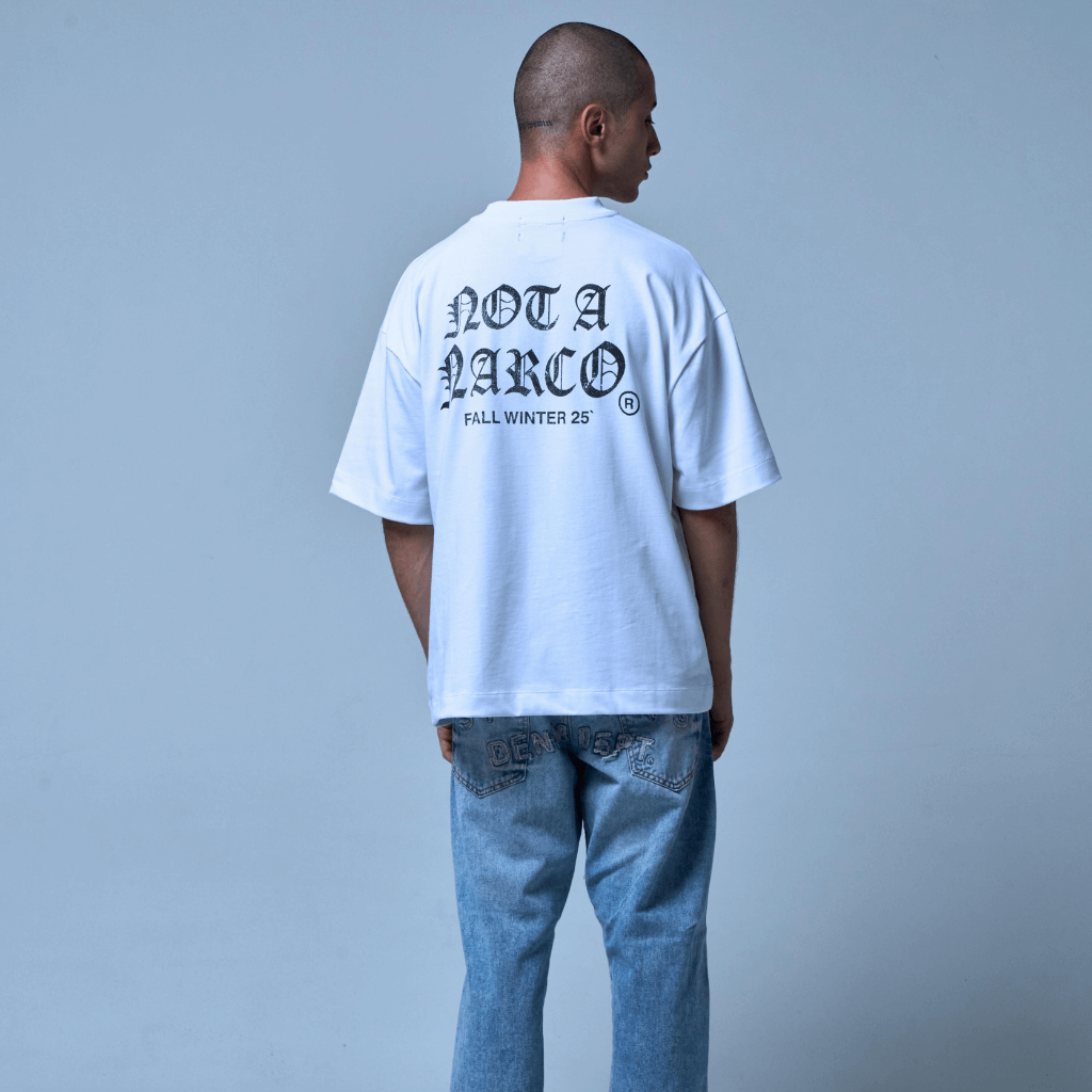 SINNERS NOT A NARCO FW25 CAMISETA BOXY BLANCA
