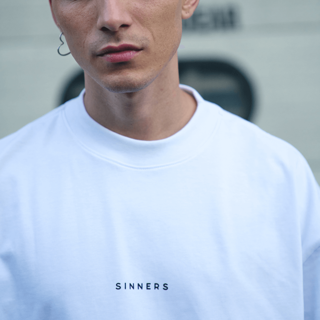SINNERS GARMENTS LOGO CAMISETA OVERSIZE BLANCA