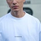 SINNERS GARMENTS LOGO CAMISETA OVERSIZE BLANCA