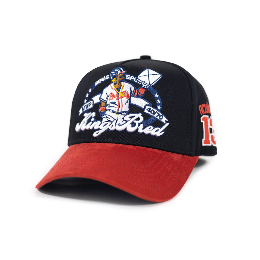 KINGS BRED X RIMAS SPORTS ACUÑA 13 GORRA AJUSTABLE NEGRA / ROJO
