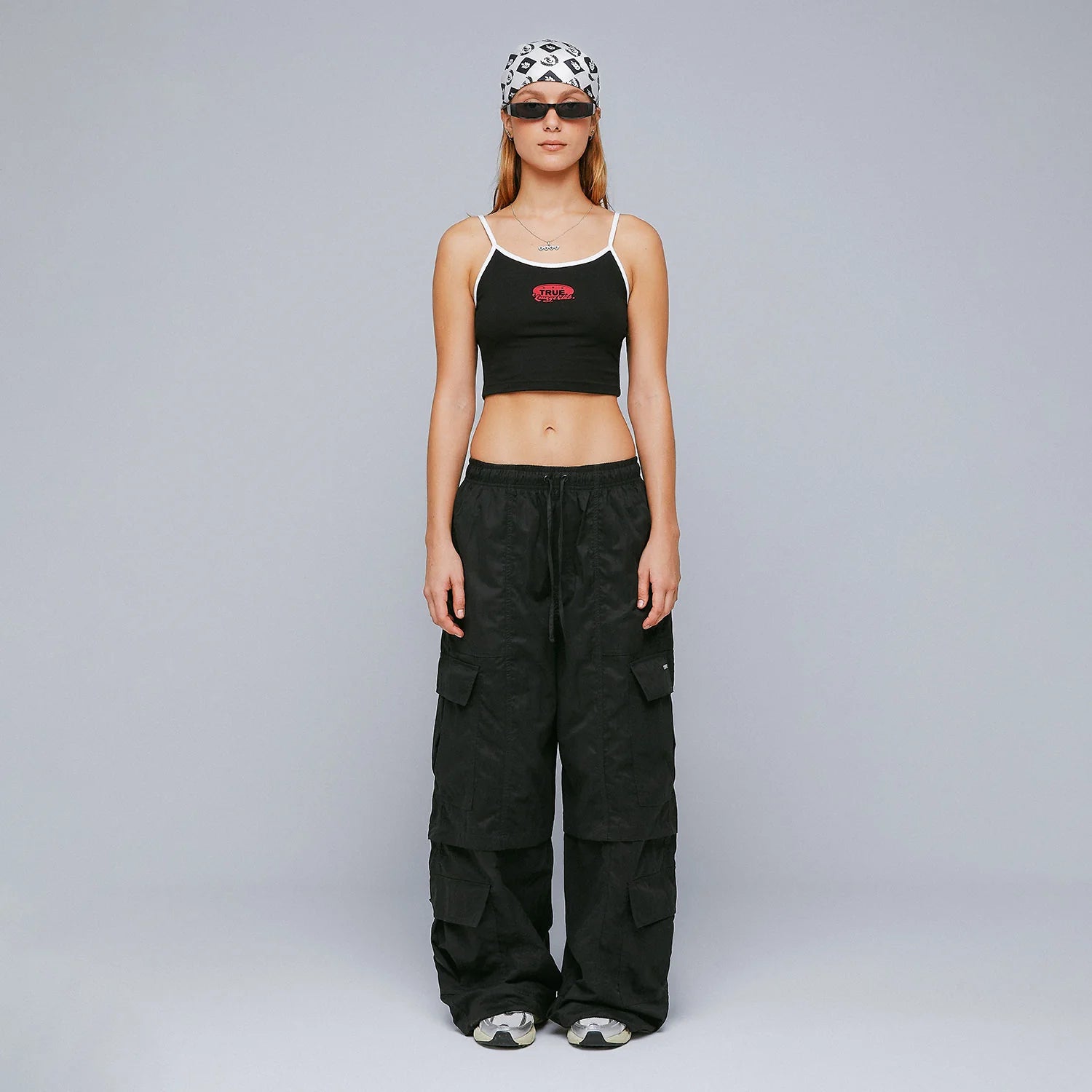 TRUE ACTIVE BAGGY CARGO PANTALON NEGRO
