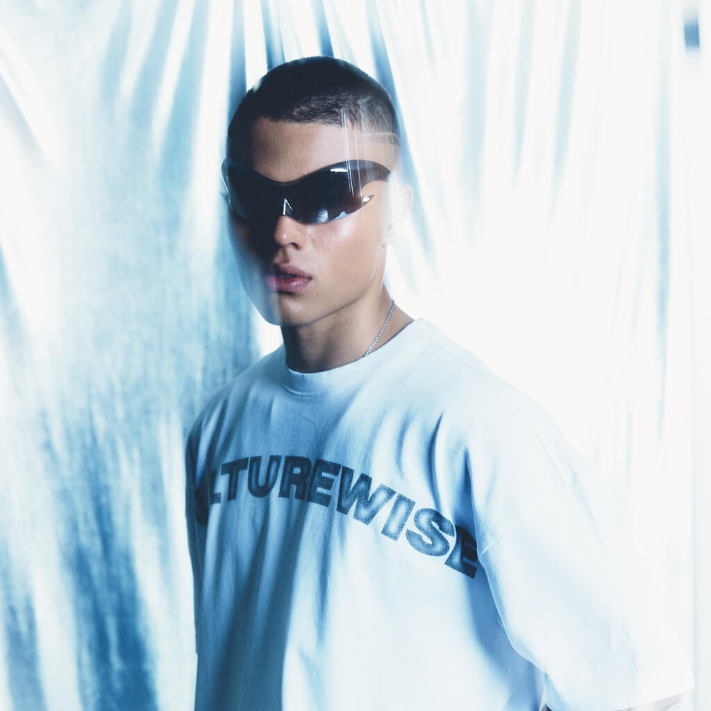CULTUREWISE CRHOME CW SHIMMER CAMISETA OVERSIZE BLANCA