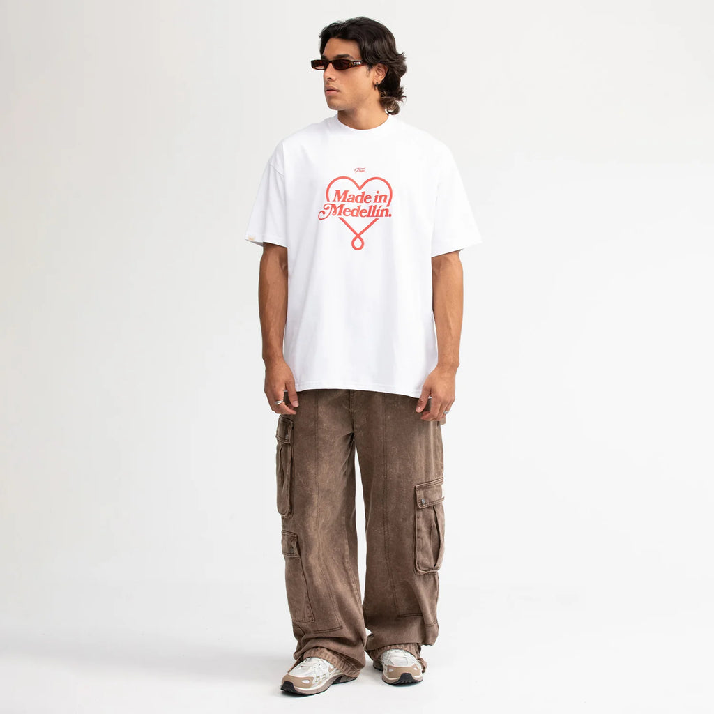 TRUE CAMISETA OVERSIZED MEDELLÍN CAMISETA BLANCA