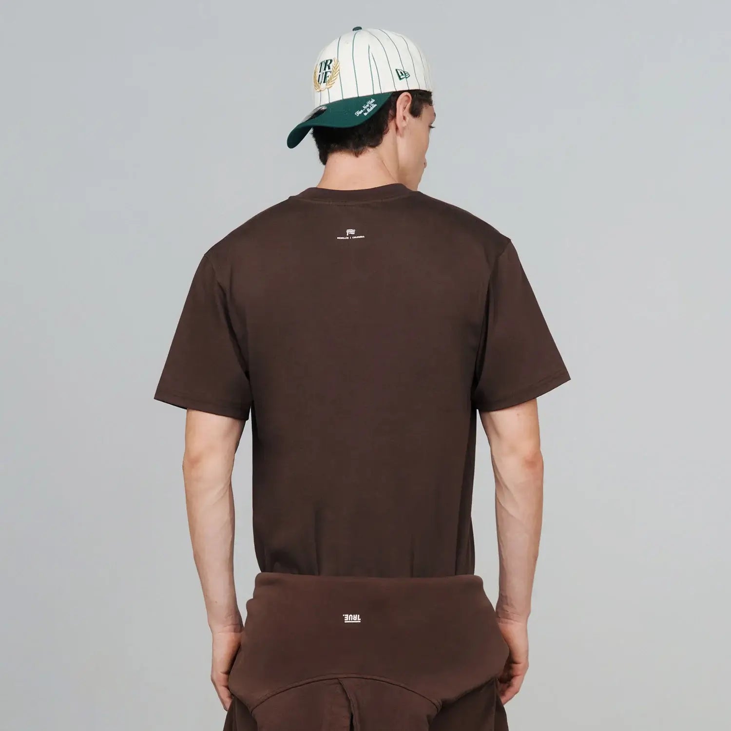 TRUE  CLASSIC CAMISETA CAFE OSCURO