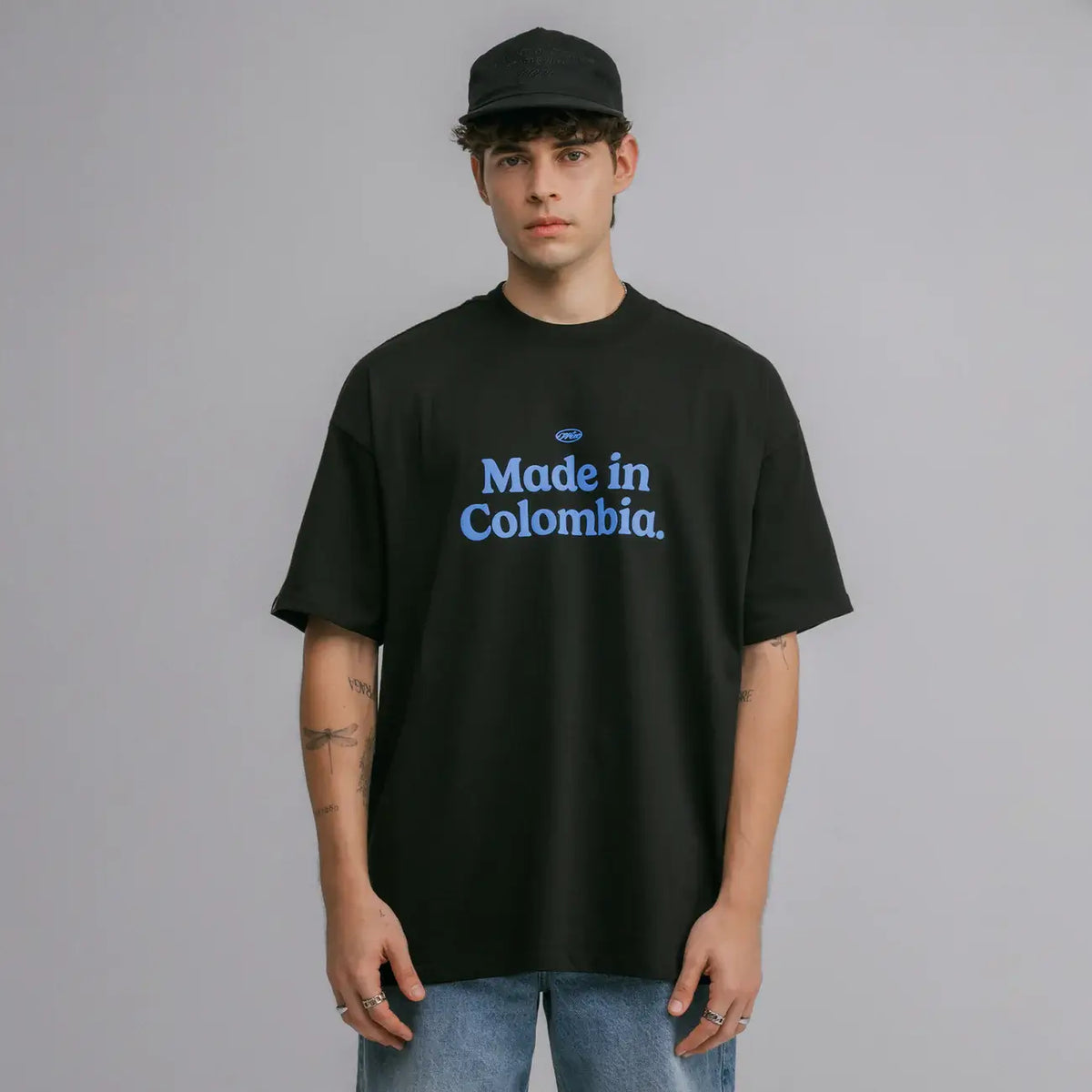 TRUE COLOMBIA OVERSIZED T-SHIRT CAMISETA NEGRA