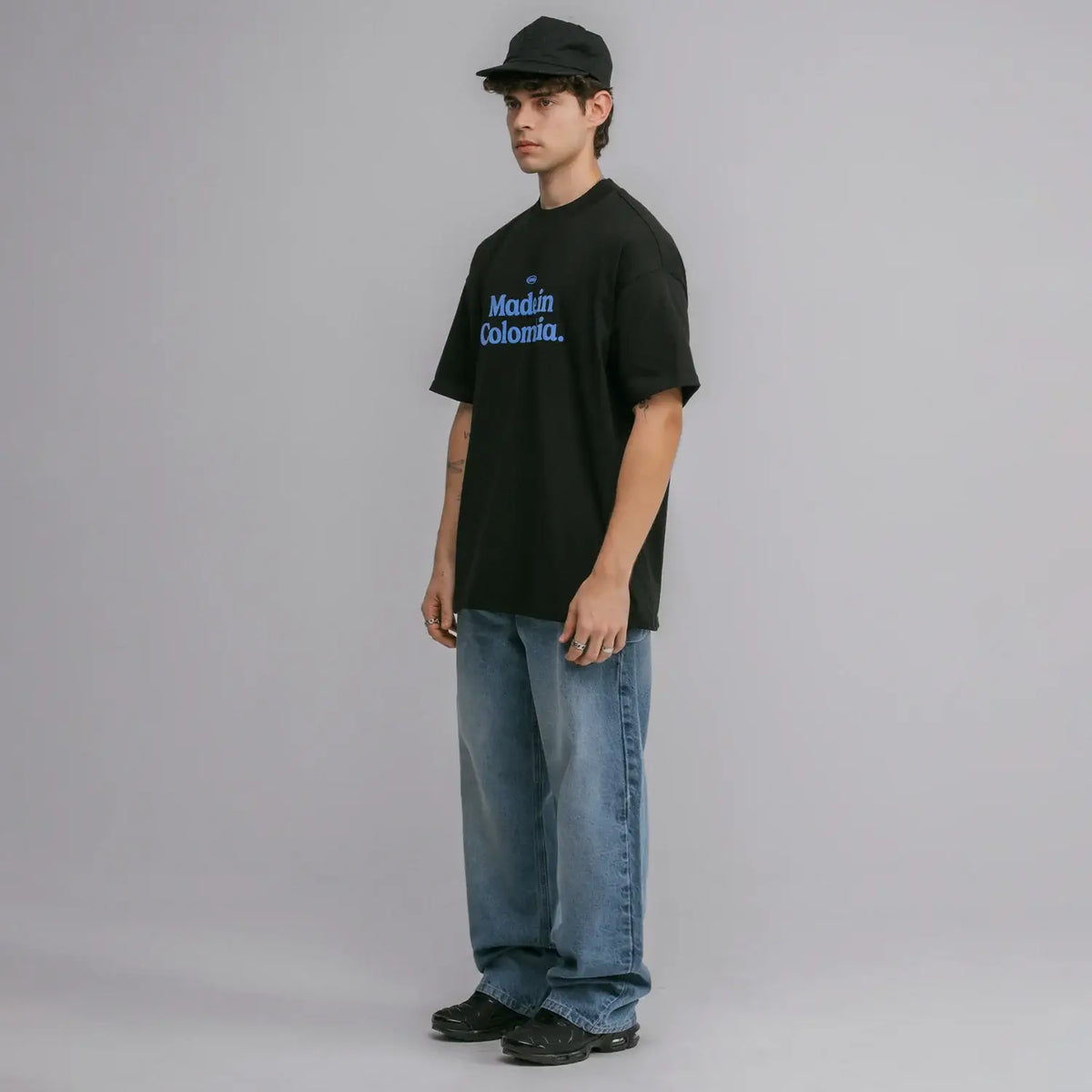 TRUE COLOMBIA OVERSIZED T-SHIRT CAMISETA NEGRA