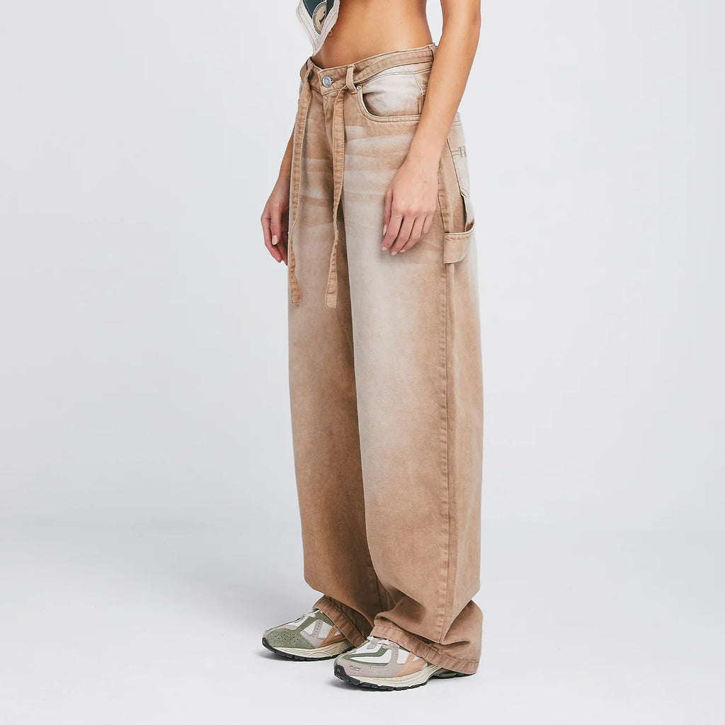 TRUE DIRTY-WASH MID-RISE PANTALON BEIGE