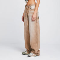 TRUE DIRTY-WASH MID-RISE PANTALON BEIGE