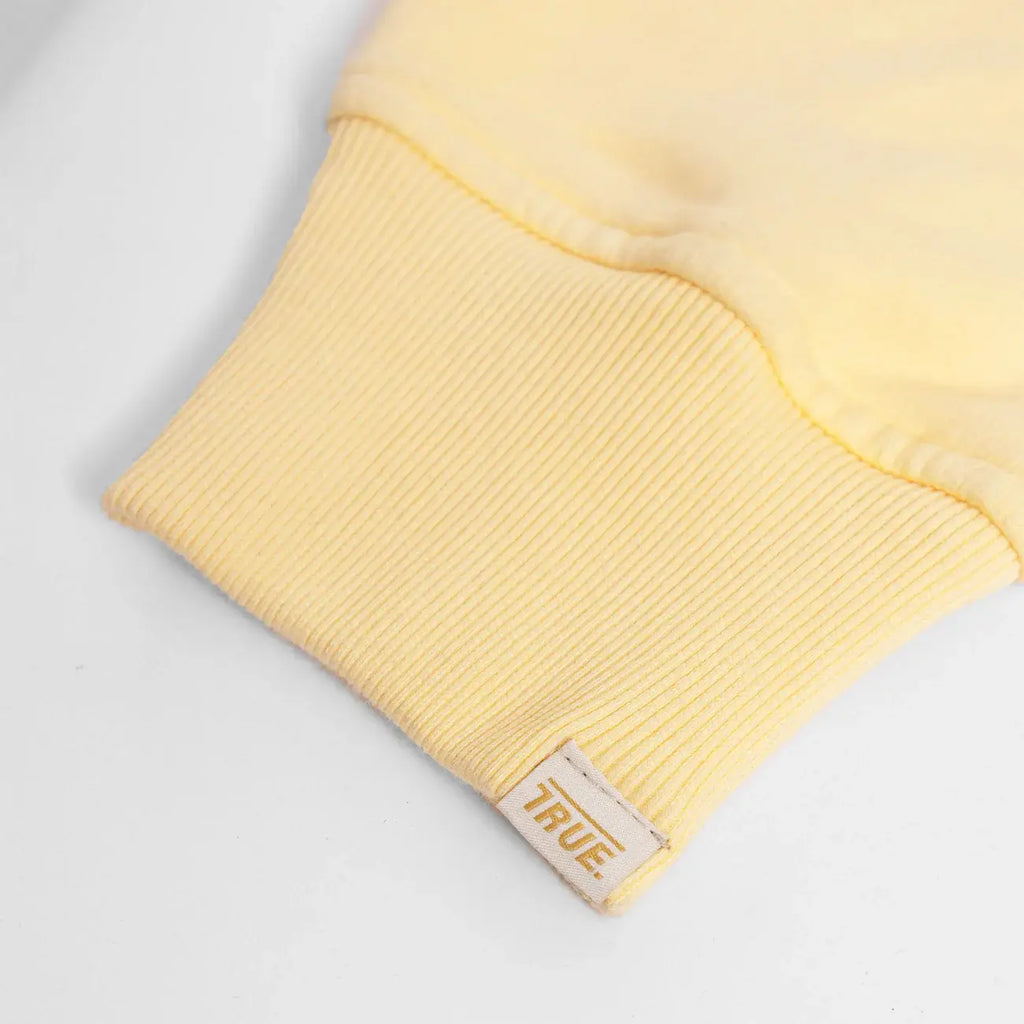 TRUE PRELUDE EVERYDAY LOGO HOODIE AMARILLO