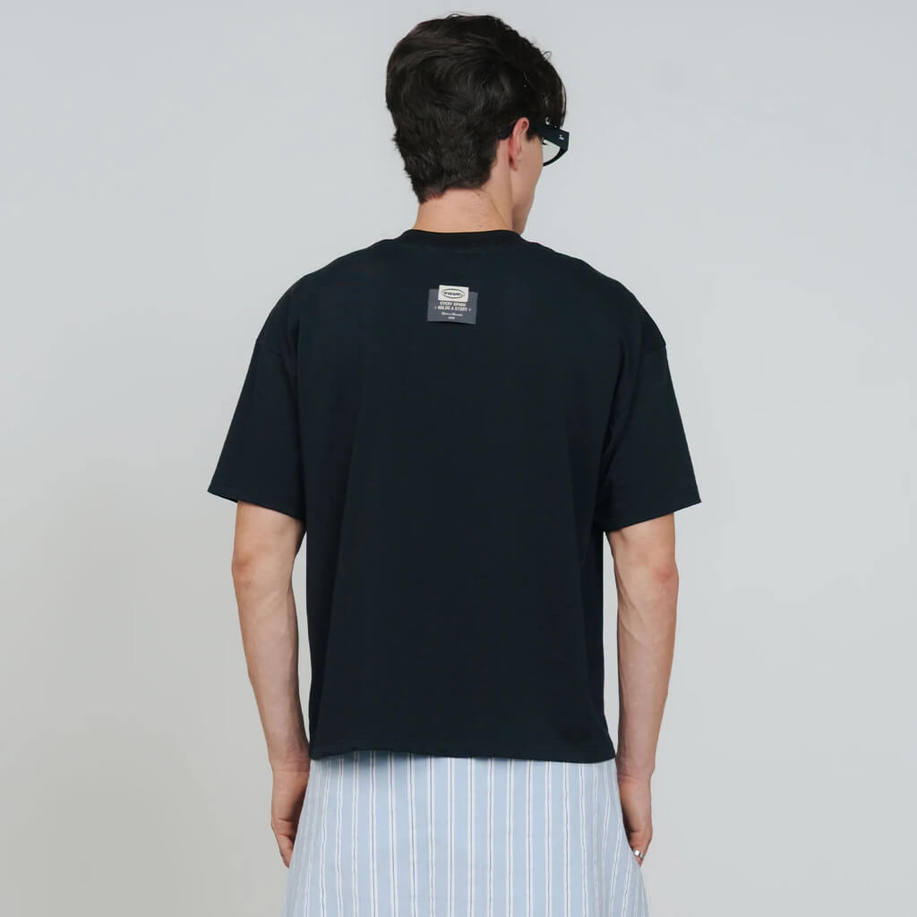 TRUE TOO BRIGHT TO MISS F*CK NUDES CAMISETA BOXY NEGRA