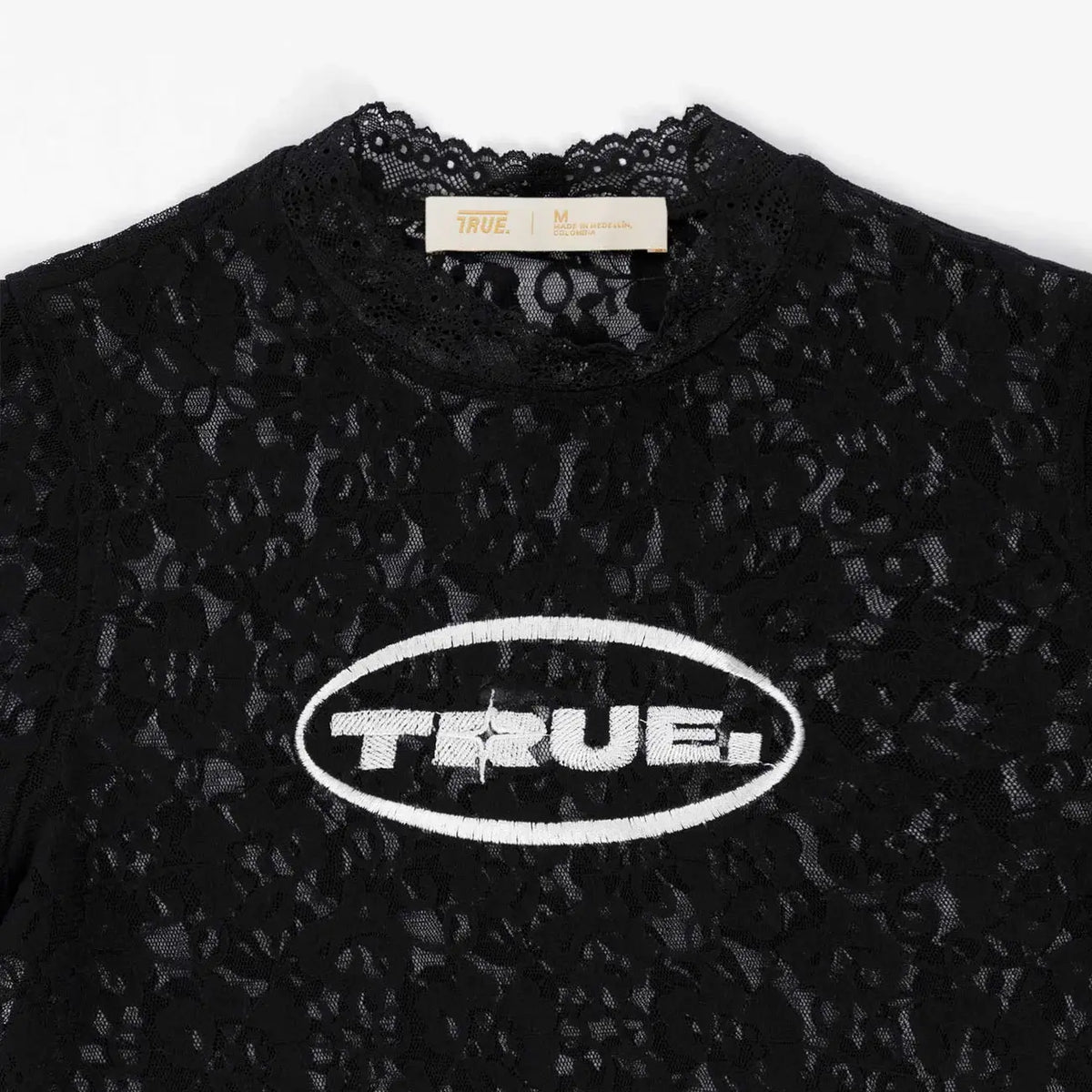 TRUE FLORAL LACE BABY TEE CAMISETA NEGRA