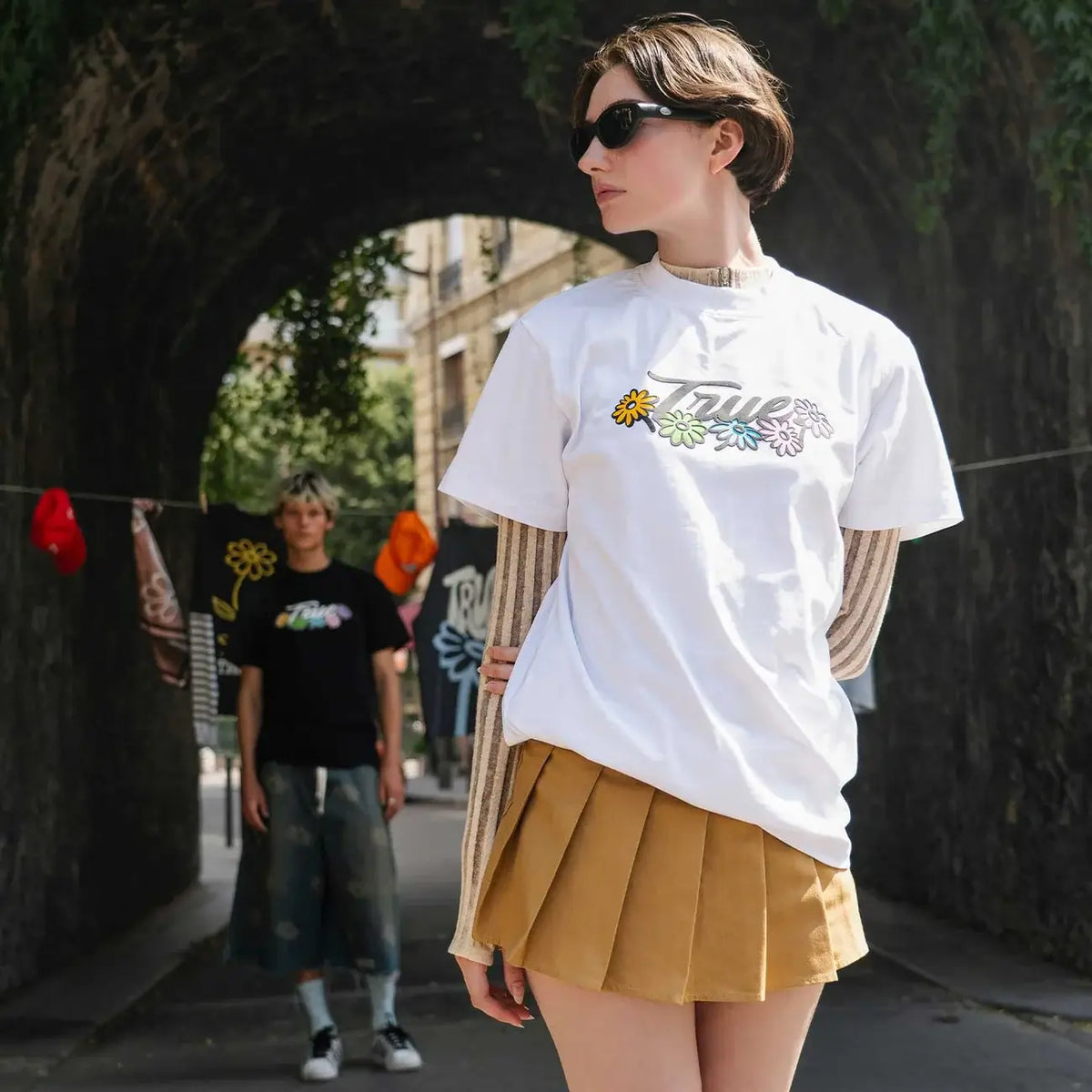 TRUE FLOWERS LOGO CAMISETA BLANCA
