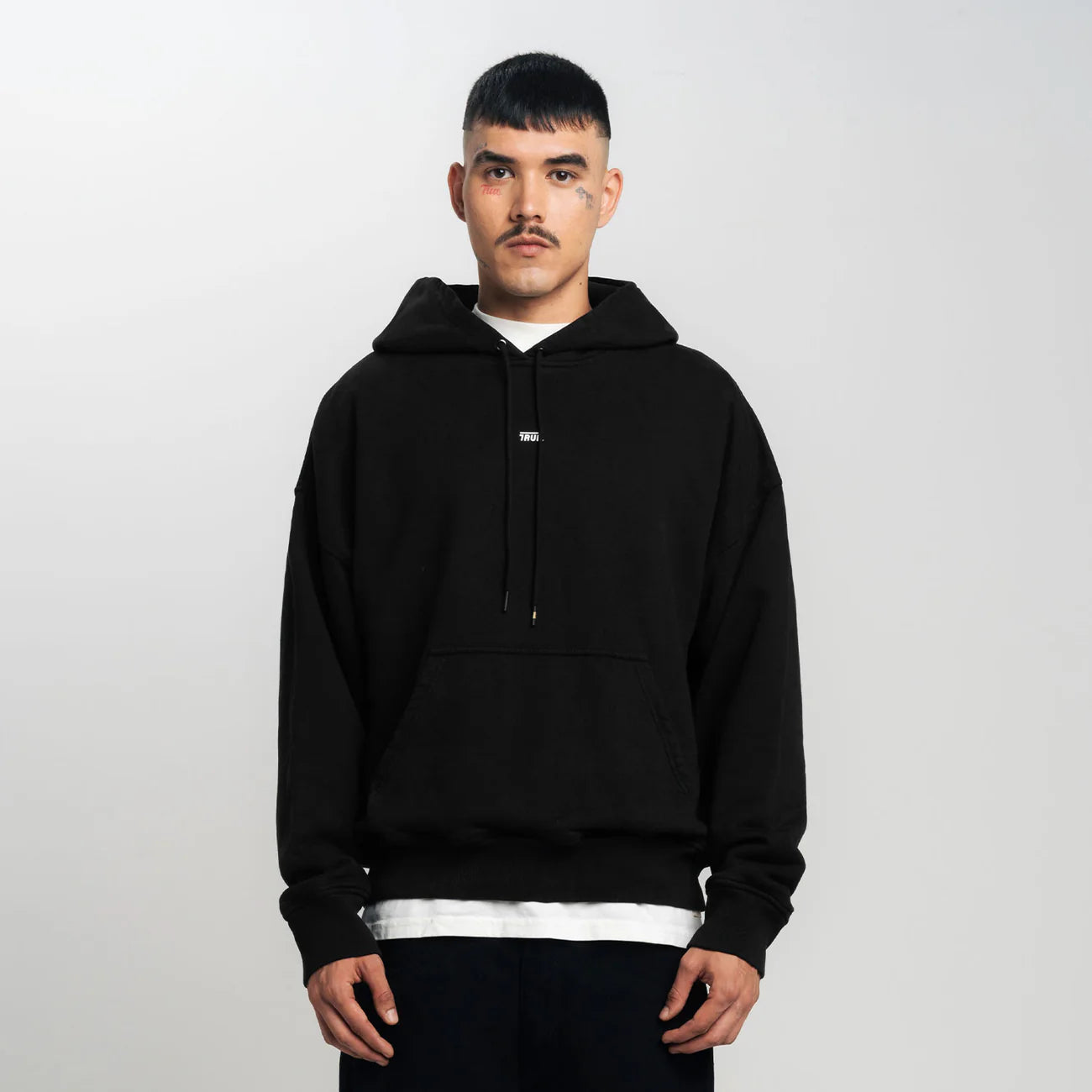 TRUE HOODIE CLÁSICO BUZOS NEGRO