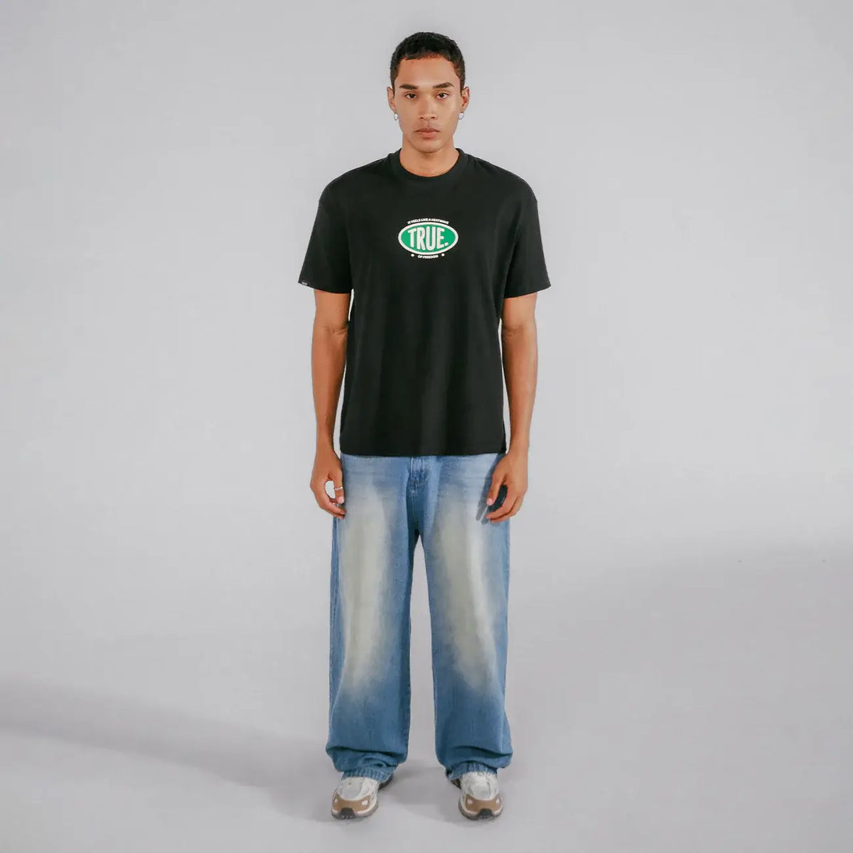 TRUE HEATWAVE OVERSIZED T-SHIRT CAMISETA NEGRA